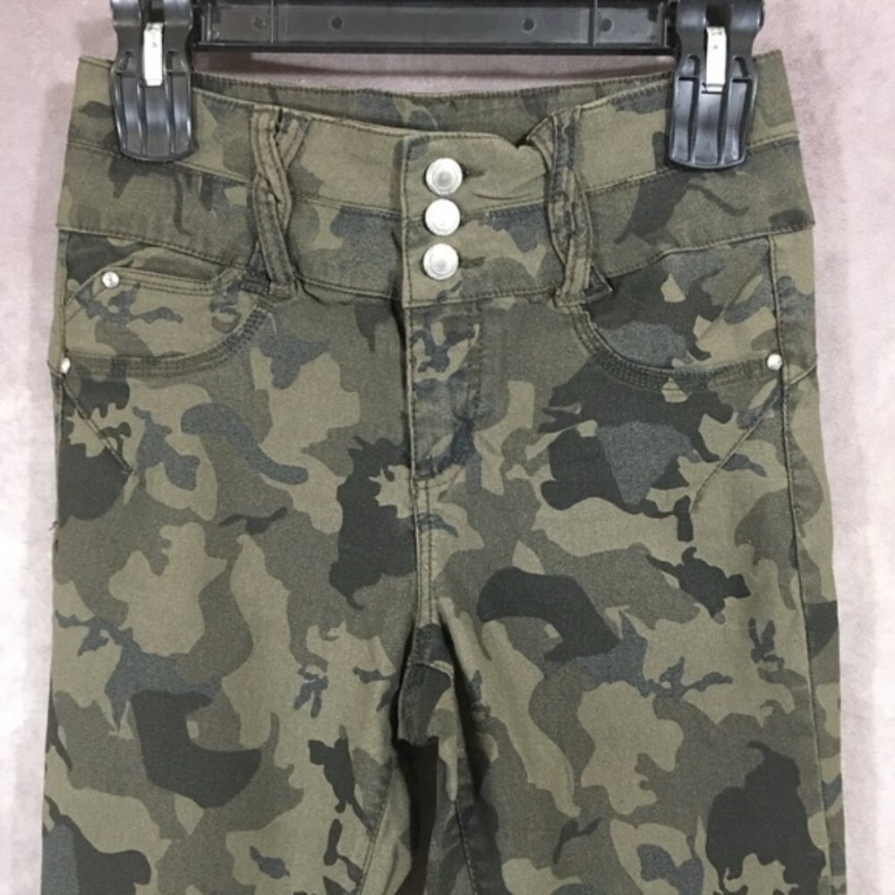 RUE 21 CAMO HIGH WAIST JEGGING SIZE 7/8 WOMEN’S
